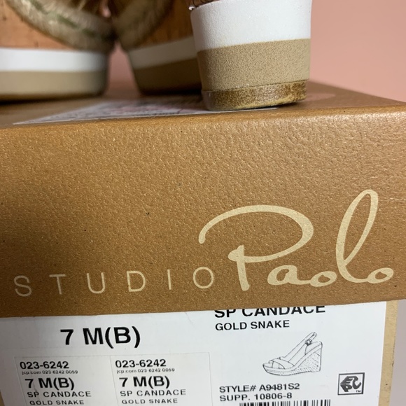 Sandals / wedges., size 7. Gold color. - Picture 7 of 10